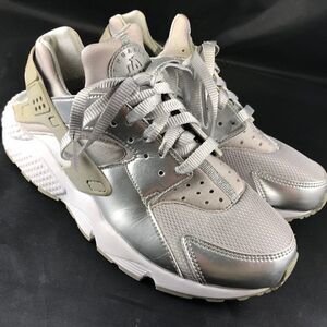 Champagne NIKE womens Huarache sz 7.5 38.5 EU